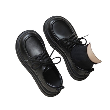 Ženske loafers s debelom potplatom, okrugli vrh prstiju, gornji materijal mikrovlakno, gumeni potplat, visina potpetice 3-5 cm, oblik potpetice: platforma torta