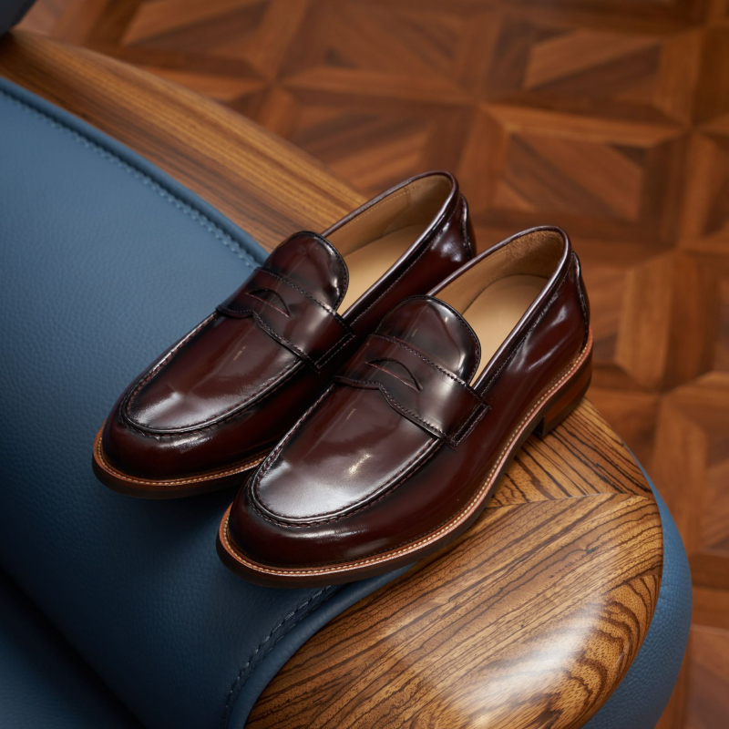 Vyriniai odiniai loaferiai britiško stiliaus, slip-on, apvaliu nosimi, gumos padas, žemas kulnas 1–3 cm