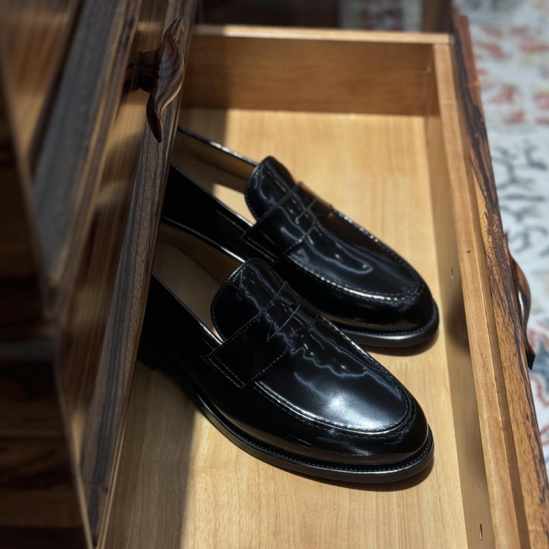 Vyriniai odiniai loaferiai britiško stiliaus, slip-on, apvaliu nosimi, gumos padas, žemas kulnas 1–3 cm