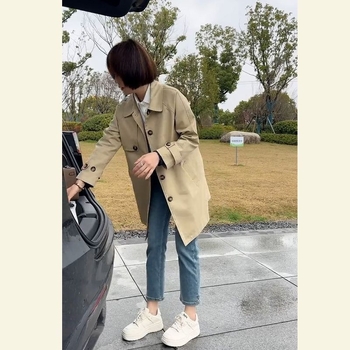 Женско средно дълго ветроустойчиво яке, полиестер-еластанова смес, поло яка, принцес ръкави, еднобортно закопчаване, джобове