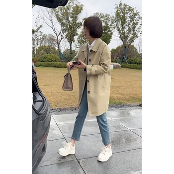 Женско средно дълго ветроустойчиво яке, полиестер-еластанова смес, поло яка, принцес ръкави, еднобортно закопчаване, джобове