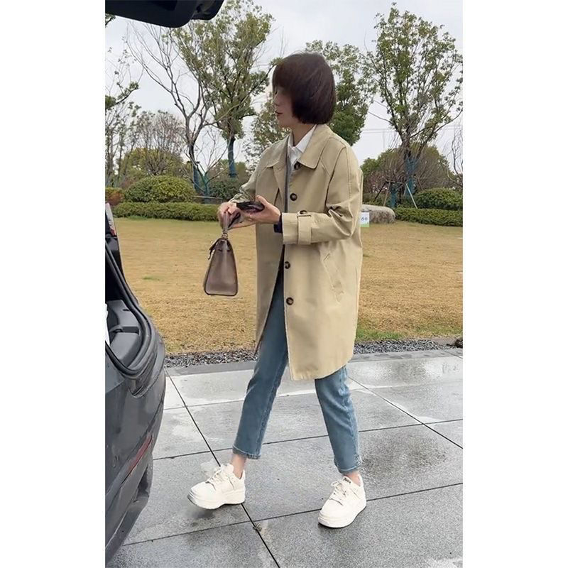 Женско средно дълго ветроустойчиво яке, полиестер-еластанова смес, поло яка, принцес ръкави, еднобортно закопчаване, джобове