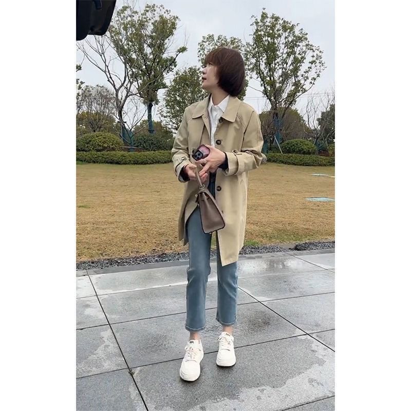 Женско средно дълго ветроустойчиво яке, полиестер-еластанова смес, поло яка, принцес ръкави, еднобортно закопчаване, джобове