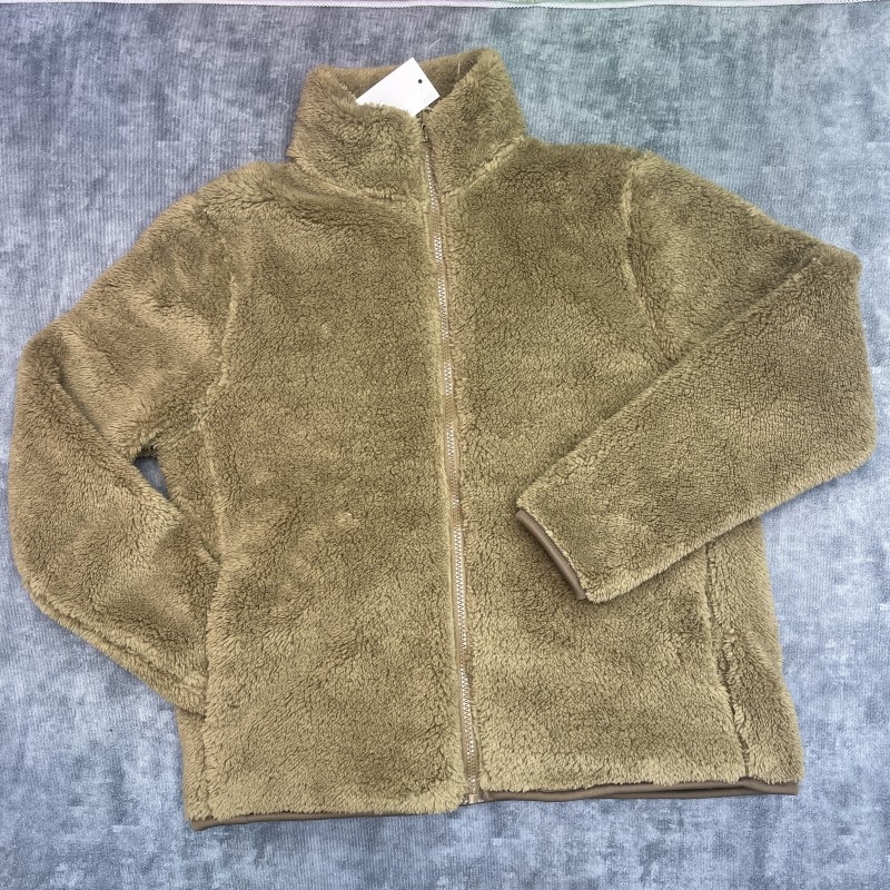 Dámsky kabát z fleece na jeseň-zimu 2025 — fleece, zips, golier pile, dlhé rukávy