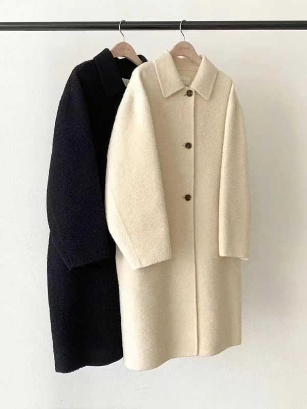 Ženski vuneni kaput s jednostrukim zatvaranjem, ovratnik lapel, dugački kroj iznad 100 cm, slobodan kroj, 70–80% vuna, detalji kolage, zimski stil japansko-korejski