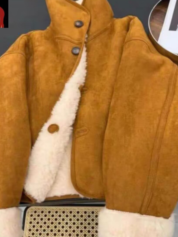 Palton damă din suede, căptușit cu blană de miel, reversibil, mâneci lungi, guler halter, lungime medie, iarnă 2024, stil casual