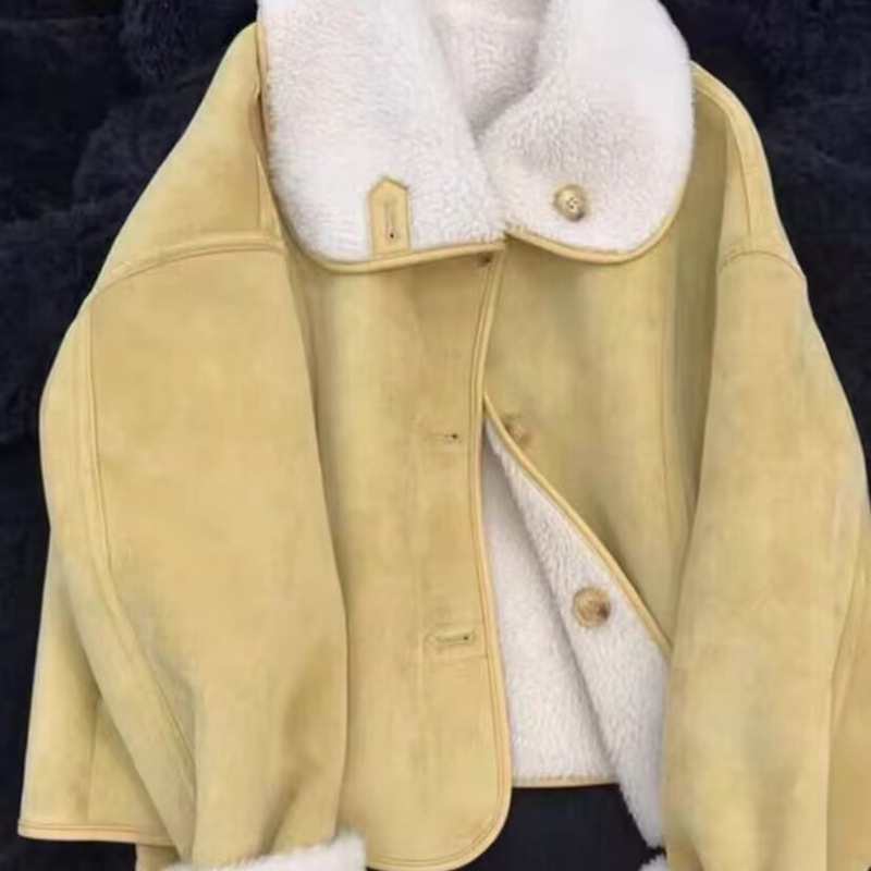 Palton damă din suede, căptușit cu blană de miel, reversibil, mâneci lungi, guler halter, lungime medie, iarnă 2024, stil casual