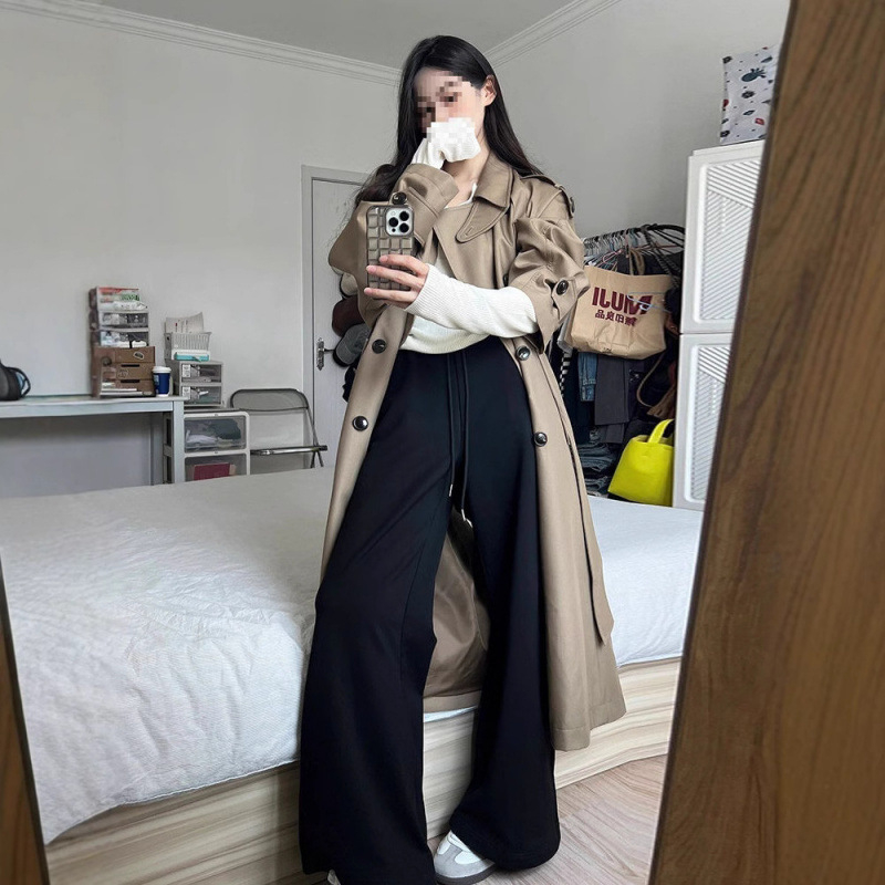 Дамска ветровка с тънък силует, Chenille плат, поло яка, три копчета