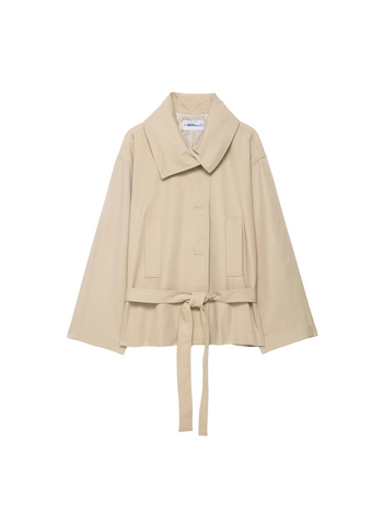 Övvel ellátott szélkabát, reveres gallérral, karcsú fazon, középméretű hosszú ujjú