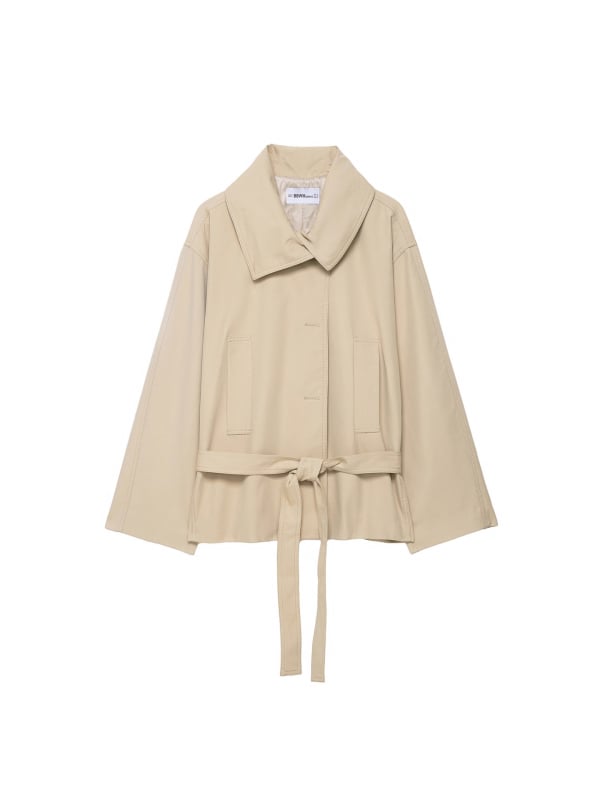 Övvel ellátott szélkabát, reveres gallérral, karcsú fazon, középméretű hosszú ujjú