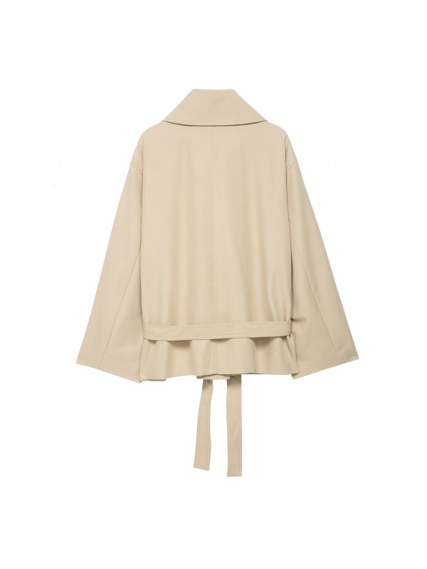 Övvel ellátott szélkabát, reveres gallérral, karcsú fazon, középméretű hosszú ujjú