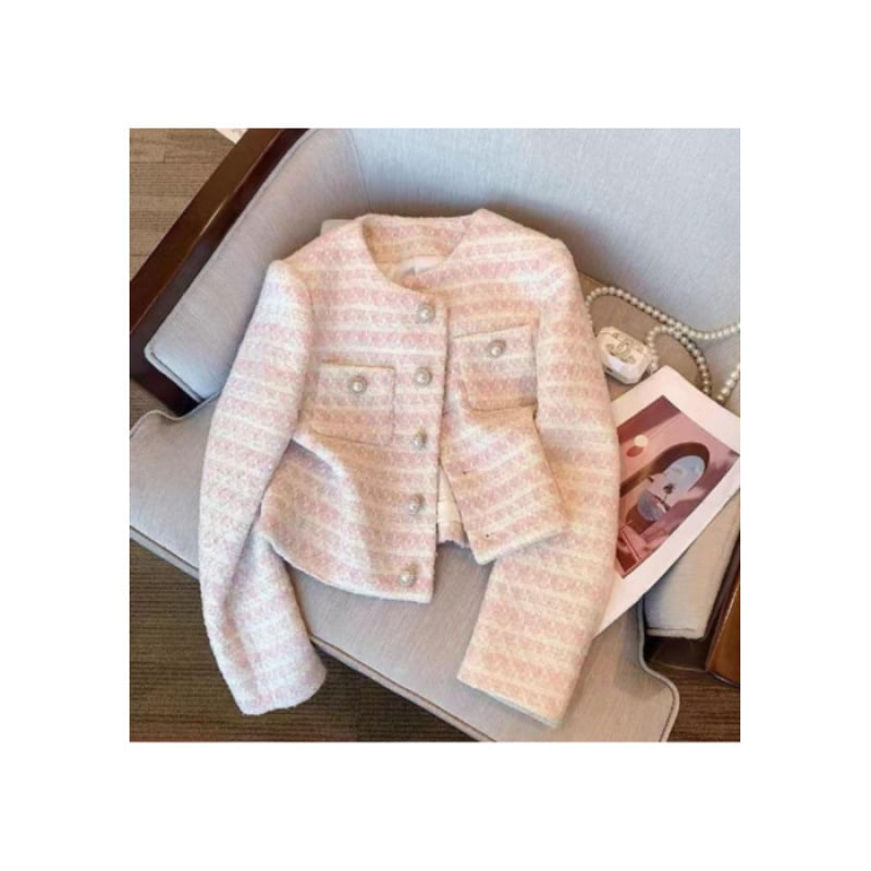 Palton pentru femei în stil Chanel cu nasturi perla – croială slim, guler rotund, mâneci lungi, închidere cu nasturi pe un rând, căptușit