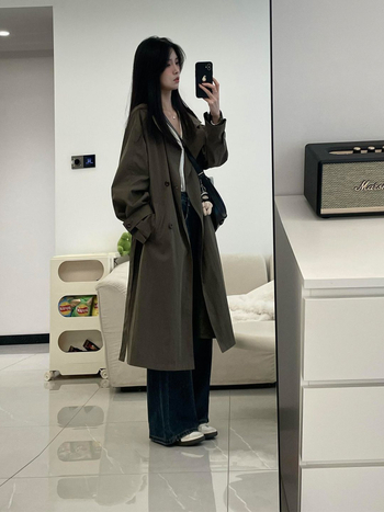 Palton trench în stil coreean pentru femei, țesătură chenille, elastan 50–70%, croială în formă de A, guler parțial deschis, buzunare și nasturi