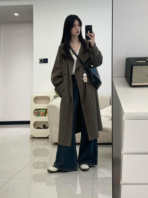 Palton trench în stil coreean pentru femei, țesătură chenille, elastan 50–70%, croială în formă de A, guler parțial deschis, buzunare și nasturi