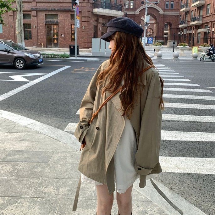 Stredne dlhé vetrovky s A-tvarou siluety, Chenille tkanina, elastan pod 30%, polovične otvorený golier, rukávy typu princezné, pre ženy