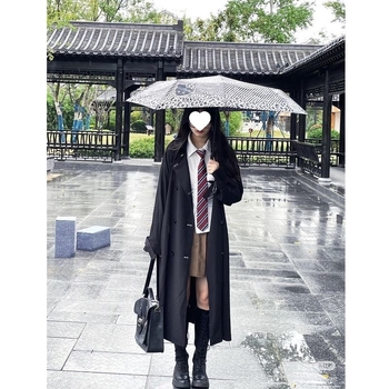 Dámsky vlnený kabát, ultra krátka dĺžka, polootvorený golier, princezné rukávy, zapínanie s diskovou prackou