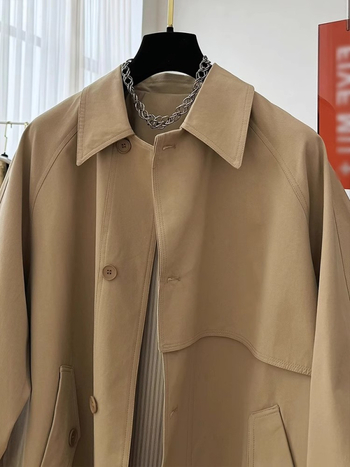 Jachetă scurtă din chenille cu stretch, croială lejeră, guler polo, închidere cu nasturi