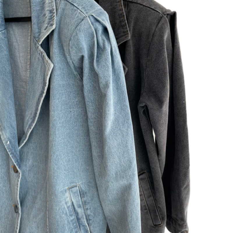 Geacă din denim pentru femei, guler de sacou, croială lejeră, închidere cu nasture unic, mâneci lungi, lungime medie (65–80 cm), amestec bumbac-nylon, Toamnă 2024