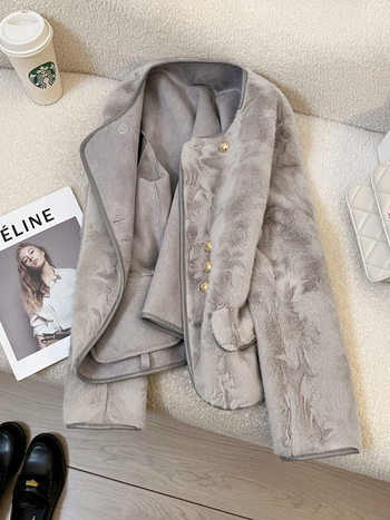 Kabát z polyesteru, voľný strih, dlhé rukávy, okrúhly výstrih