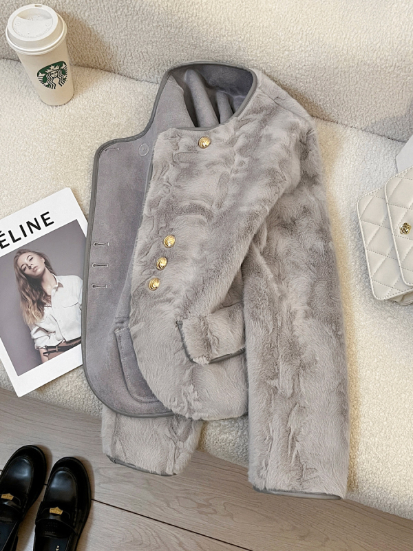 Kabát z polyesteru, voľný strih, dlhé rukávy, okrúhly výstrih