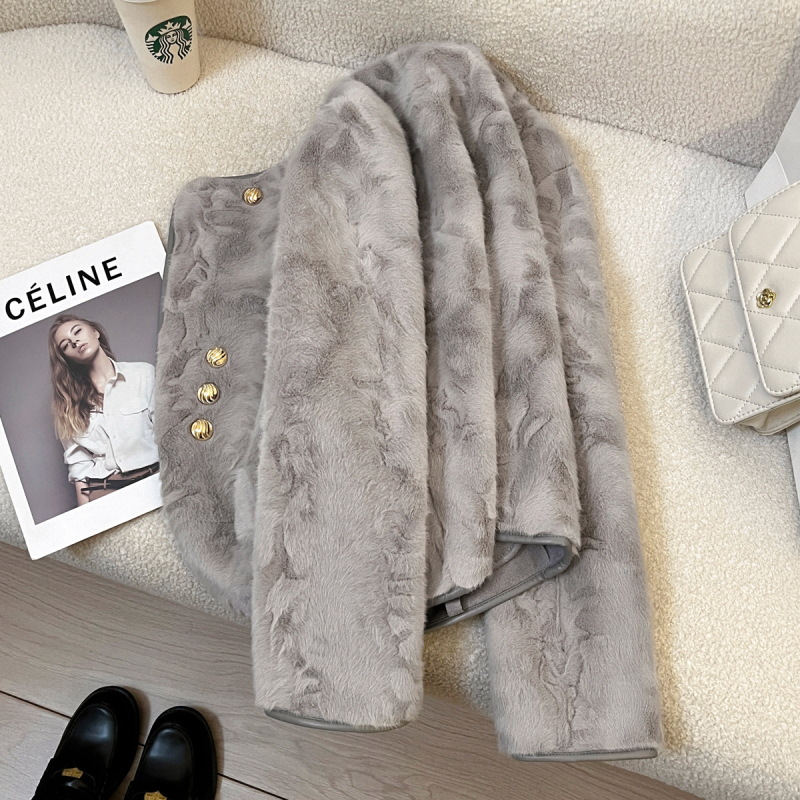 Kabát z polyesteru, voľný strih, dlhé rukávy, okrúhly výstrih