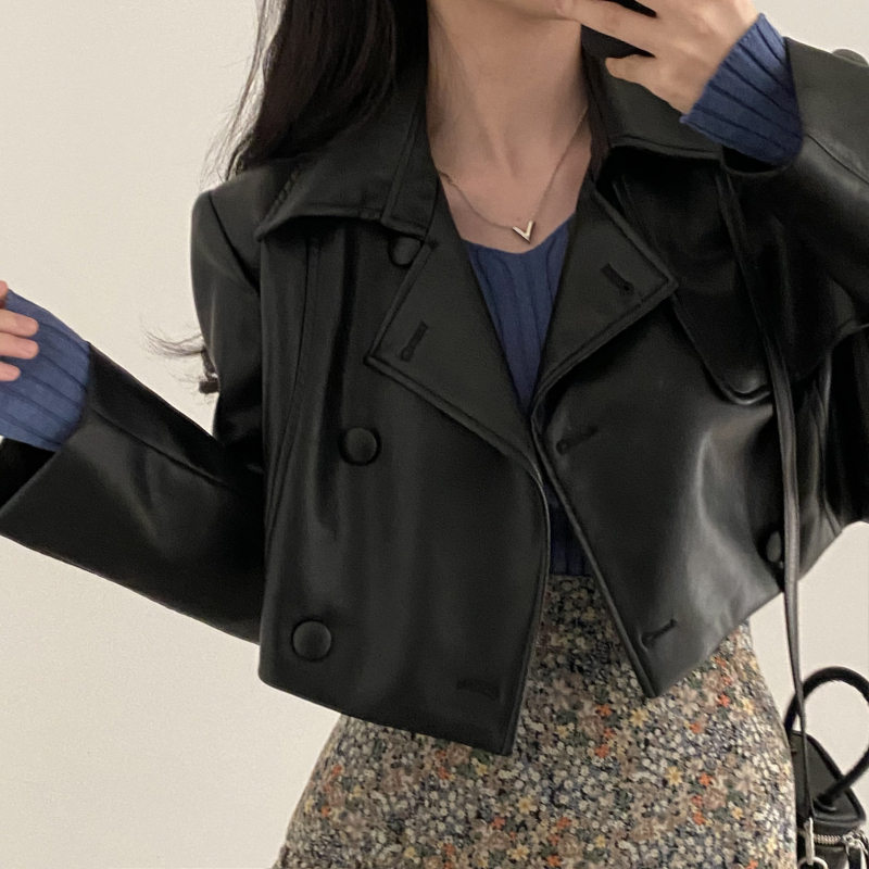 Kaput s patchwork PU rukavima, kratka duljina (40–50 cm), dvostruko kopčanje, ovratnik, korejski stil