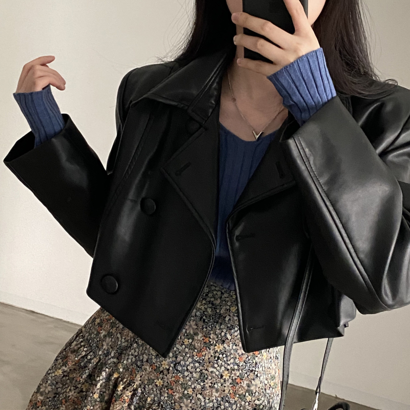 Kaput s patchwork PU rukavima, kratka duljina (40–50 cm), dvostruko kopčanje, ovratnik, korejski stil