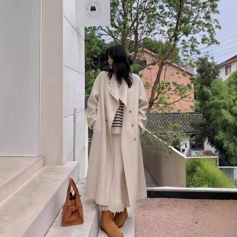 Dámsky kabát z polyestéru 90–95%, 3D vzor, stredná dĺžka 65–80 cm, golier polo, dlhé rukávy