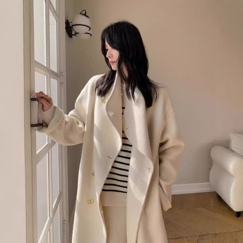 Dámsky kabát z polyestéru 90–95%, 3D vzor, stredná dĺžka 65–80 cm, golier polo, dlhé rukávy