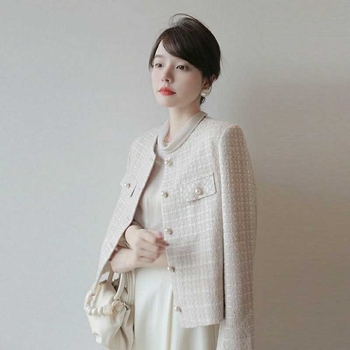 Ženska tweed jakna u Chanel stilu, proljeće-jesen, opuštena, svakodnevna i svestrana, kratka silueta, slatka i chic