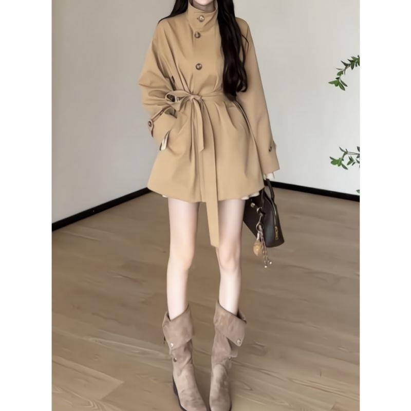 Geacă damă mid-length windbreaker cu guler înalt și șnur – material chenille cu elastan, ușoară, nasturi