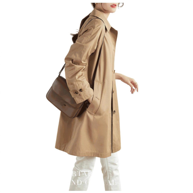 Ženska windbreaker jakna, poliester smjesa, srednje duljine 65–80 cm, polo ovratnik, dugi rukavi, zatvaranje gumbima