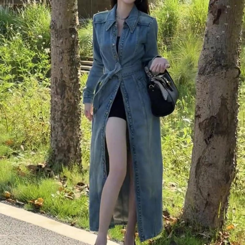 Denim hosszú kabát derékszíjjal, polo gallérral, egygombos zárás, elasztikus anyag