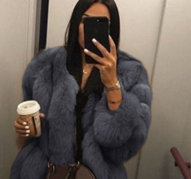 Dámsky bavlnený kabát s okrúhlym golierom, dlhé rukávy, 30–50% bavlny v hlavnom materiáli, mestský elegantný štýl, jar 2023