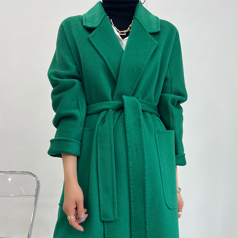 Palto de femei din lână cu cașmir dublu, textură valuri de apă, lungime medie, croială lejeră, mâneci lungi, închidere cu șnur, guler stil sacou