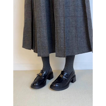 Ženske loaferice s okruglom nosom, gornji dio od mikrovlakana, debeli pet 6–8 cm, gumena potplata