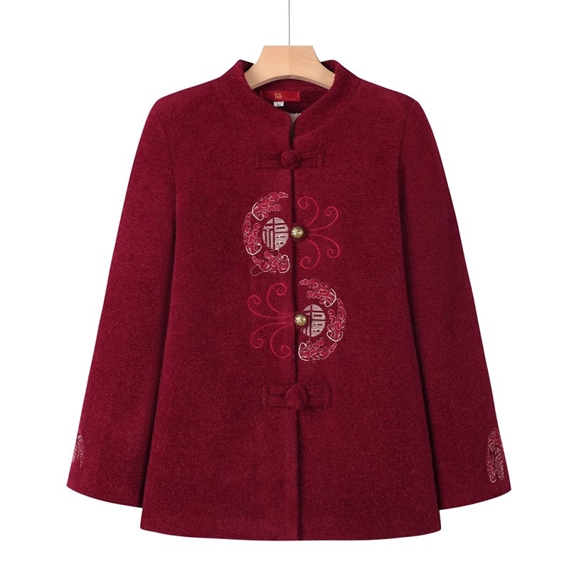 Sieviešu ziemas jaka — pūkaina poliestera tekstūra (>95%), izšūta, japāņu-korejiešu ikdienas stils, garums 50–65 cm, ziema 2025