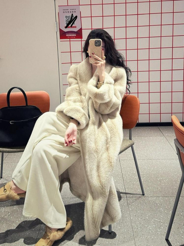 Kaput od Mink velvet, dugačak kroj, zima 2025, stil Royal Sister, 95% poliester