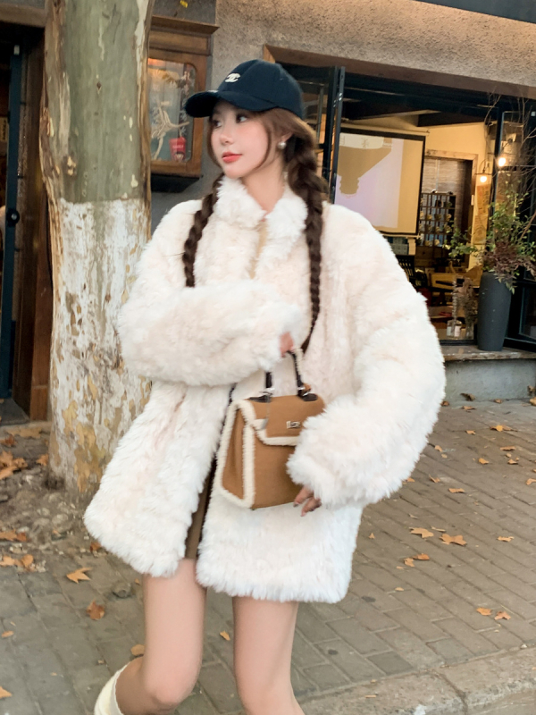 Jakna od umjetnog krzna sa stojećim ovratnikom, srednje duljine, dugi rukavi, korejski casual stil