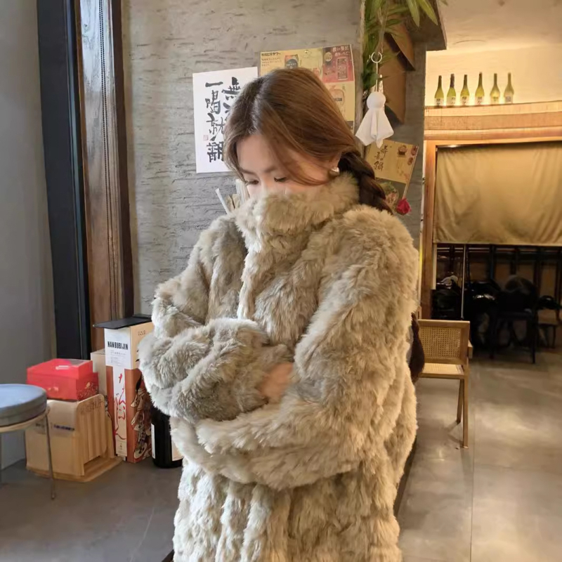 Jakna od umjetnog krzna sa stojećim ovratnikom, srednje duljine, dugi rukavi, korejski casual stil