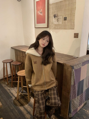 Ženska jakna s umjetnim krznom – All-In-One, jednobojni uzorak, Poliester 70–80%, Srednja debljina, Duljina 50–65 cm, Zip