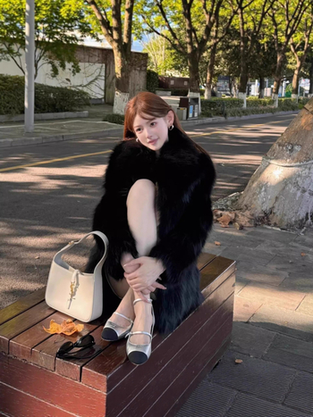 Kaput od umjetnog krzna, Yisheng Cardamom, srednje duljine, ženski elegantan gradski stil, zima 2025