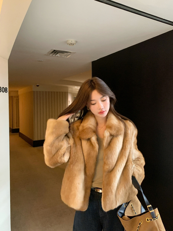 Női nyúl szőrme kabát, gallérral, hosszú ujjú, királyi nővér stílus, tél 2025.