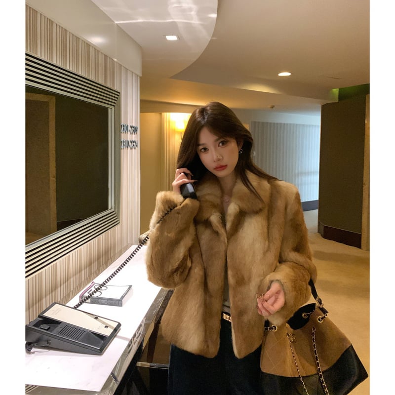 Női nyúl szőrme kabát, gallérral, hosszú ujjú, királyi nővér stílus, tél 2025.