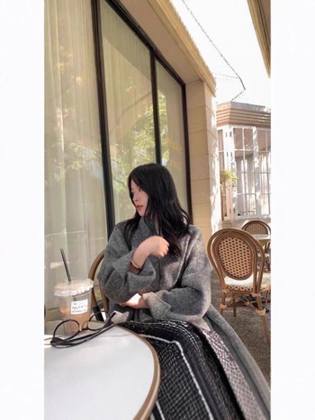 Palton de damă din lână cu amestec de cașmir, lung, guler stil sacou, închidere cu două nasturi, țesătură groasă