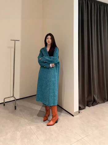 Palton de damă din lână cu amestec de cașmir, lung, guler stil sacou, închidere cu două nasturi, țesătură groasă