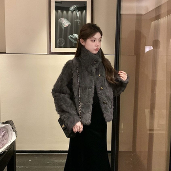 Ženski kaput od umjetnog krzna, stojeći ovratnik, dugi rukavi, jesen 2025 izdanje, elegantan gradski stil