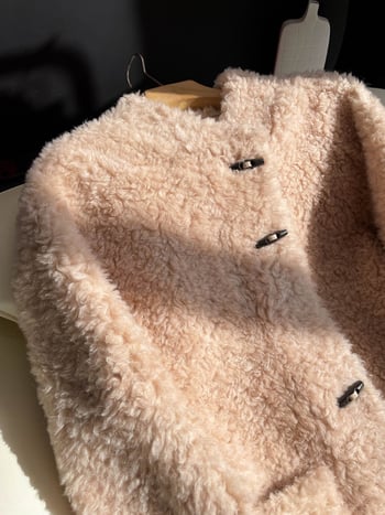 Vuneni kaput 95%+, srednja duljina, dugi rukavi, bez ovratnika, retro stil