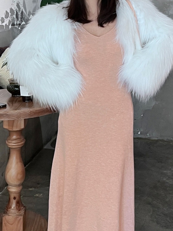 Γνήσιο παλτό από γούνα ρακούν, υφαντή γούνα, γυναικείο, V-λαιμό, μακριά μανίκια, μήκος 50–65 cm, Χειμώνας 2025