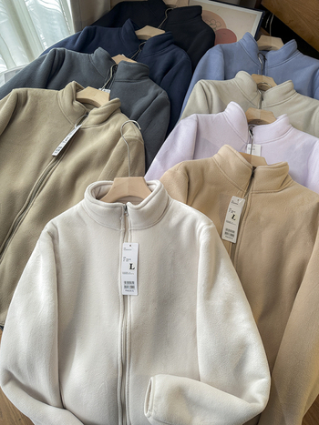 Polár fleece kabát dupla rétegű kivitelben, cipzáros záródás, álló gallér, lazán szabott